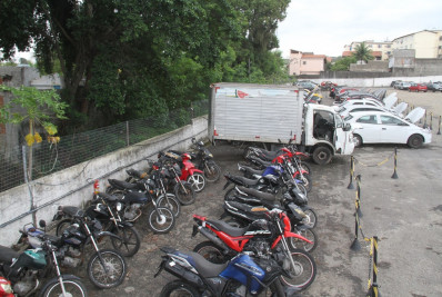 Transportes realiza leilão de veículos em São Gonçalo