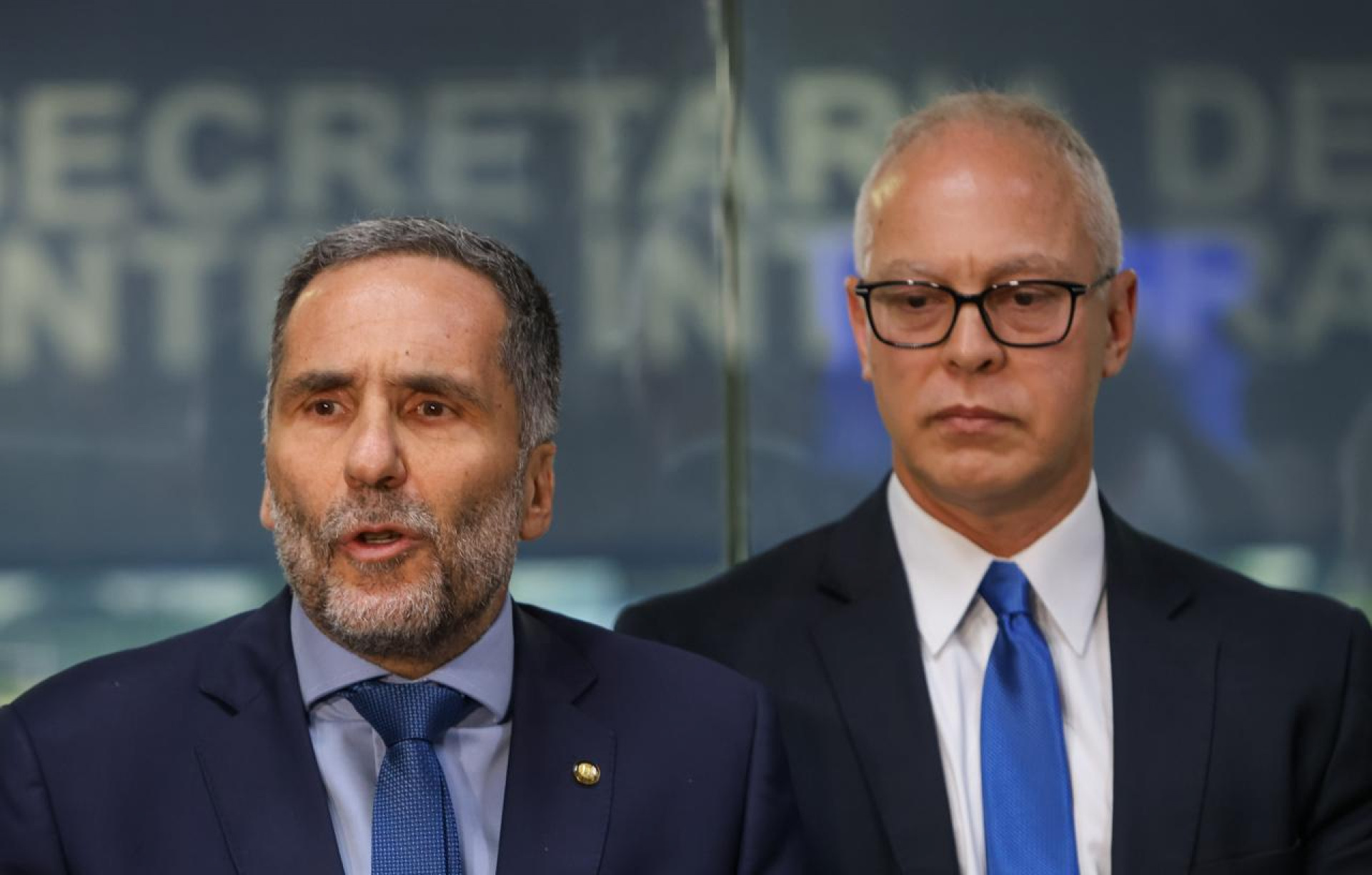 Reunião entre o secretário de Segurança Pública, Victor dos Santos e o secretário Nacional de Segurança Pública, Mário Luiz Sarrubbo, no Centro Integrado de Comando e Controle (CICC) - Renan Areias/Agência O Dia