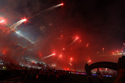 Estádio da final da Libertadores é fechado pela polícia depois de festa com pirotecnia