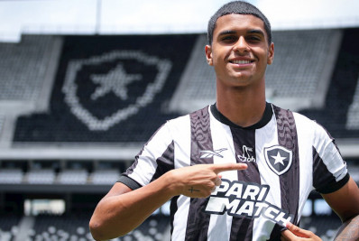 Botafogo acerta renovação de contrato de joia da base