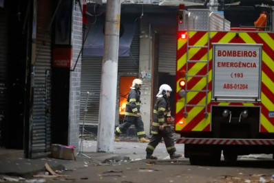 Bombeiros controlam incêndio em shopping no Centro de São Paulo