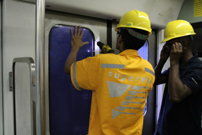 SuperVia começa a implementar kits antivandalismo nas portas dos trens