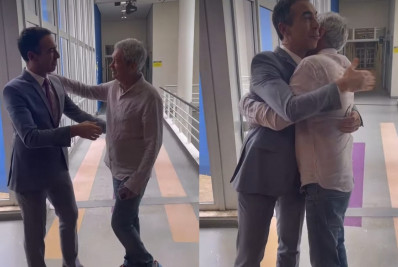 Cesar Tralli divulga encontro com Serginho Groisman nos corredores da TV Globo