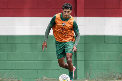 Reforço para lateral não ganha espaço, e Fluminense pode alterar planejamento para 2025