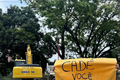 Comerciantes de Resende se revoltam com obra no principal centro comercial da cidade