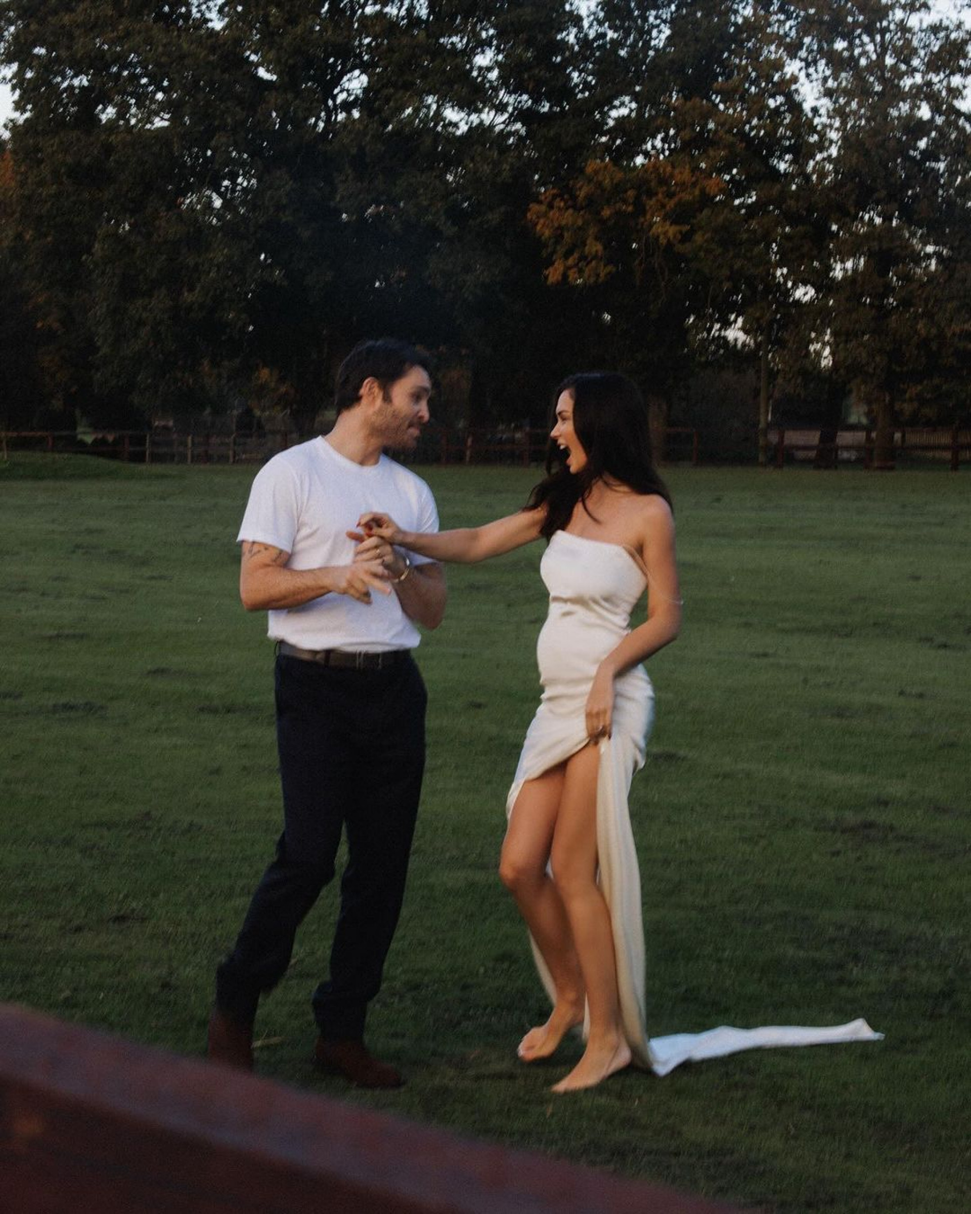 Ed e Amy Westwick serão pais em breve - Reprodução / Instagram