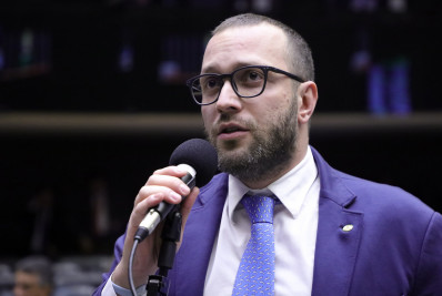 Deputado quer explicações sobre reforma da embaixada dos EUA em Brasília