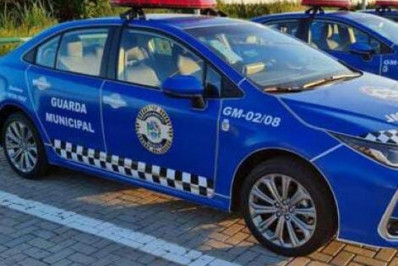 Mulher é Detida em Maricá Após Furtar Utensílios de Drogaria no Centro
