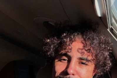 MC Livinho comenta experiência de ler um livro inteiro pela primeira vez