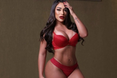 Musa do Cerro revela costume de cozinhar com pouca roupa: 'Facilita'