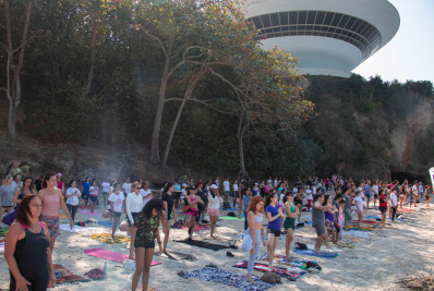 Penúltimo Yoga na Praia do ano, do Dharma Bhmi, acontece neste domingo