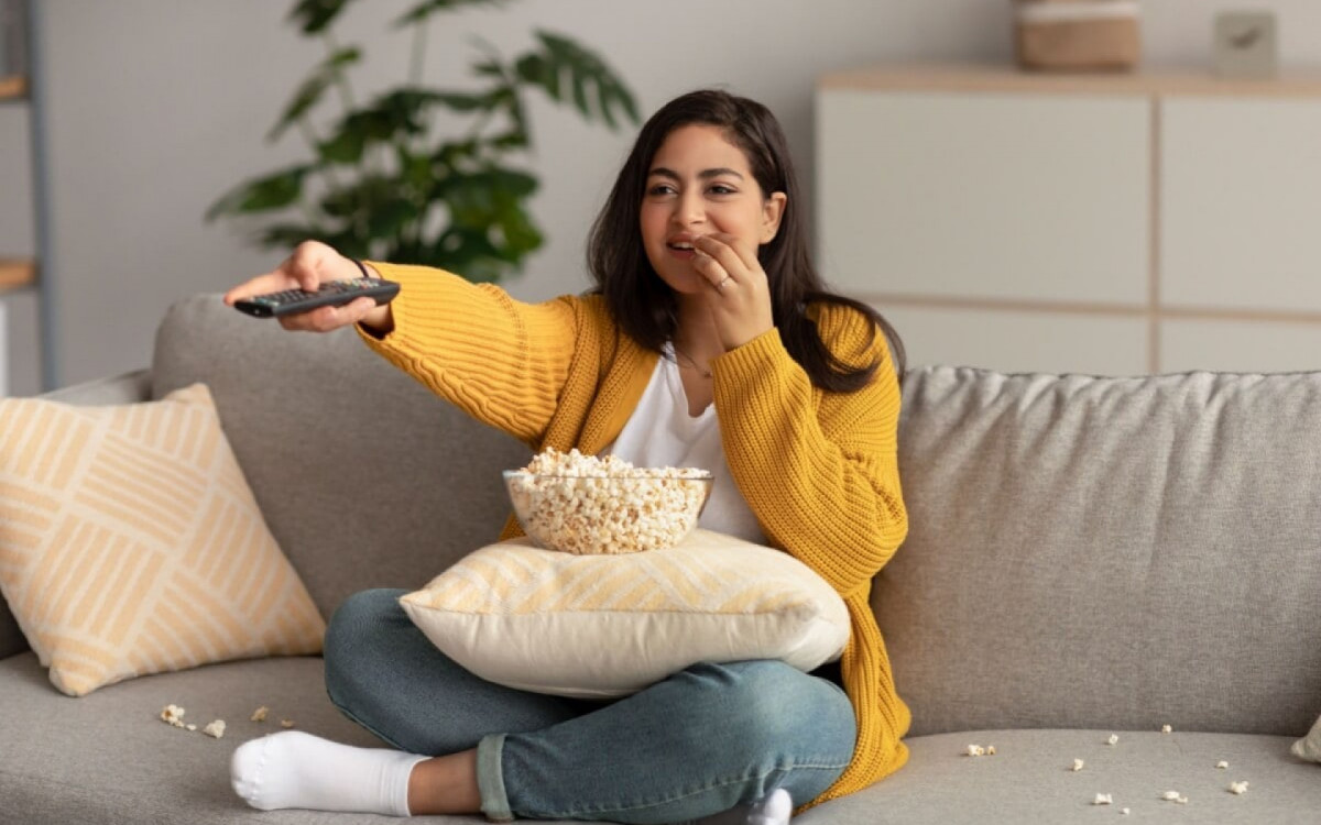 Alguns filmes podem ajudar no momento de escrever a reda&ccedil;&atilde;o do Enem (Imagem: Prostock-studio | Shutterstock)