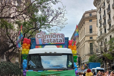 Comunidade LGBT+ se mobiliza na Argentina com reivindicações a Milei