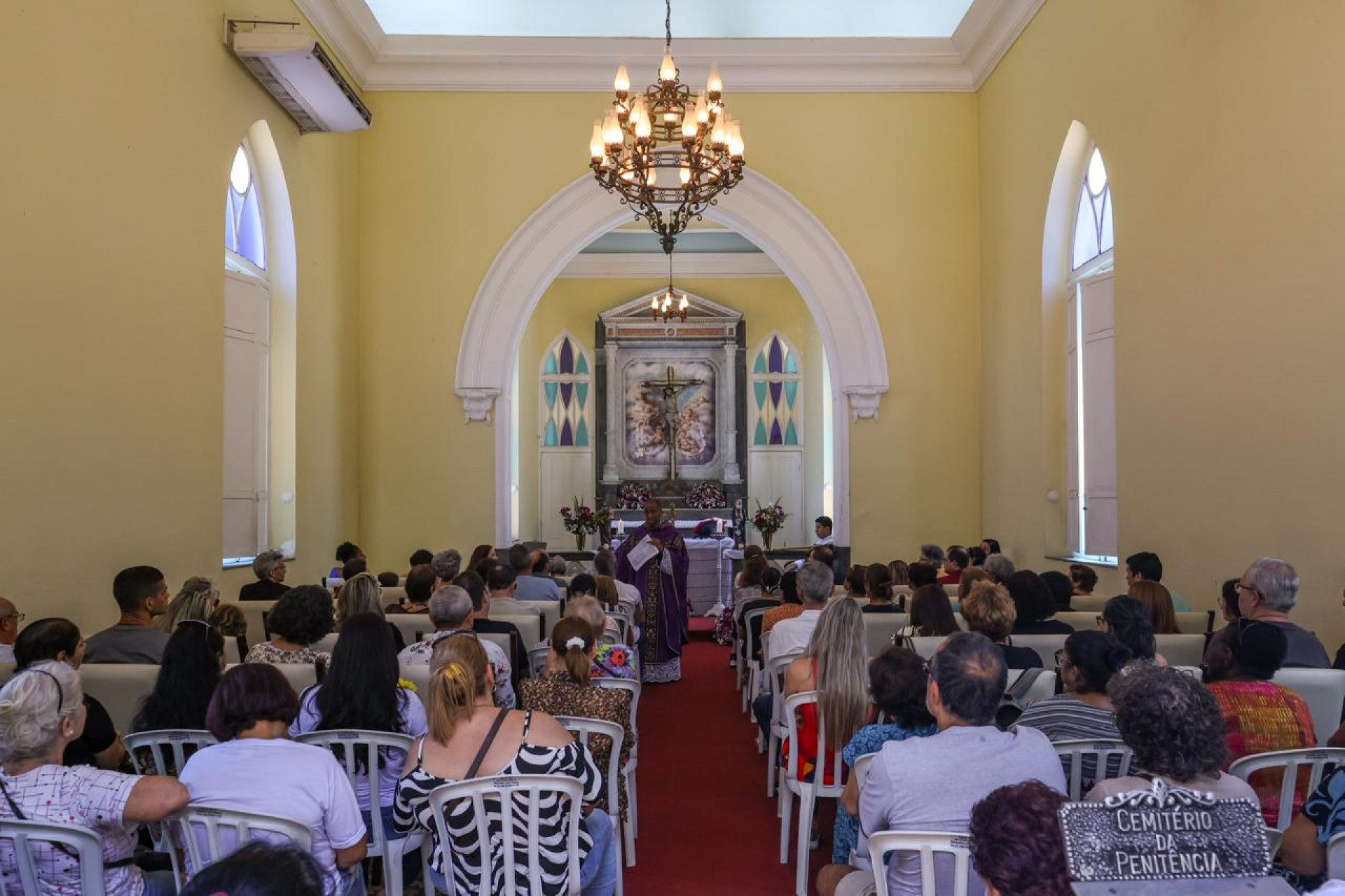 Dia de Finados no Cemitério da Penitência, no Caju, Zona Portuária - Renan Areias/Agência O DIA