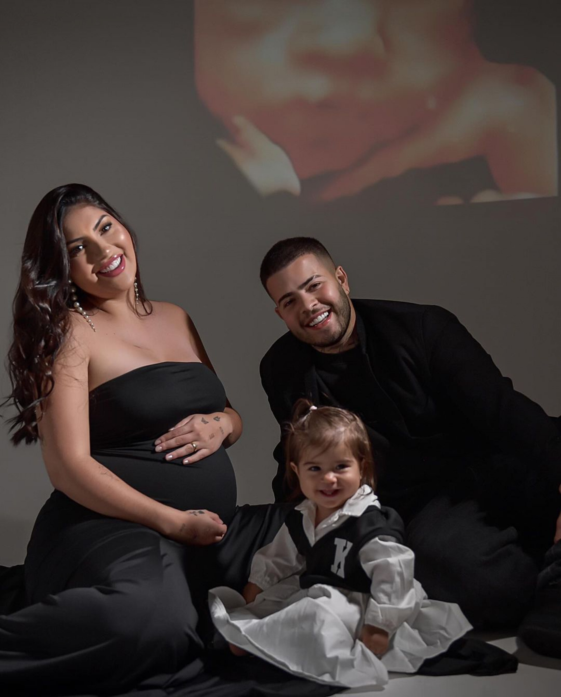 Jottapê e Estefany Boro já eram papais de Athena, de 1 ano; Samuel nasceu no carro - Reprodução / Instagram