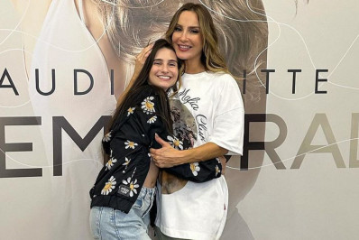 Claudia Leitte lamenta morte de bailarina de 21 anos: 'Amada e inesquecível'