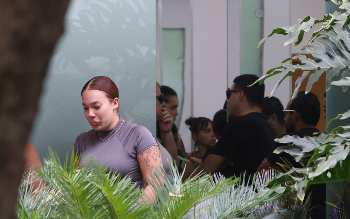Velório do instrutor de parapente José de Alencar Lima Junior, que morreu ao saltar da Pedra Bonita, nesta segunda-feira (04).