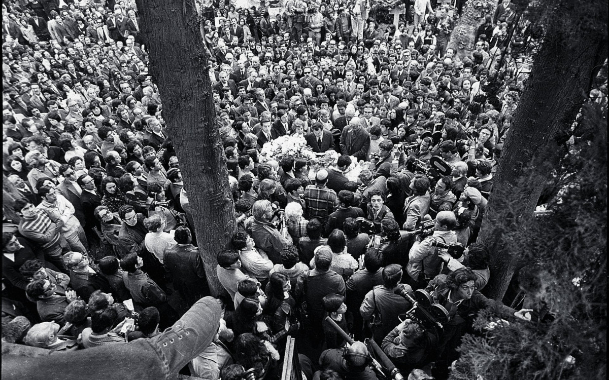 Enterro de Pablo Neruda. Ano: 1973
