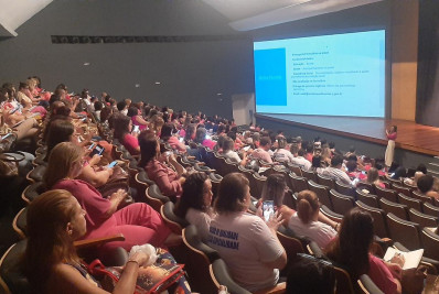 Duque de Caxias realiza reunião com diretores escolares