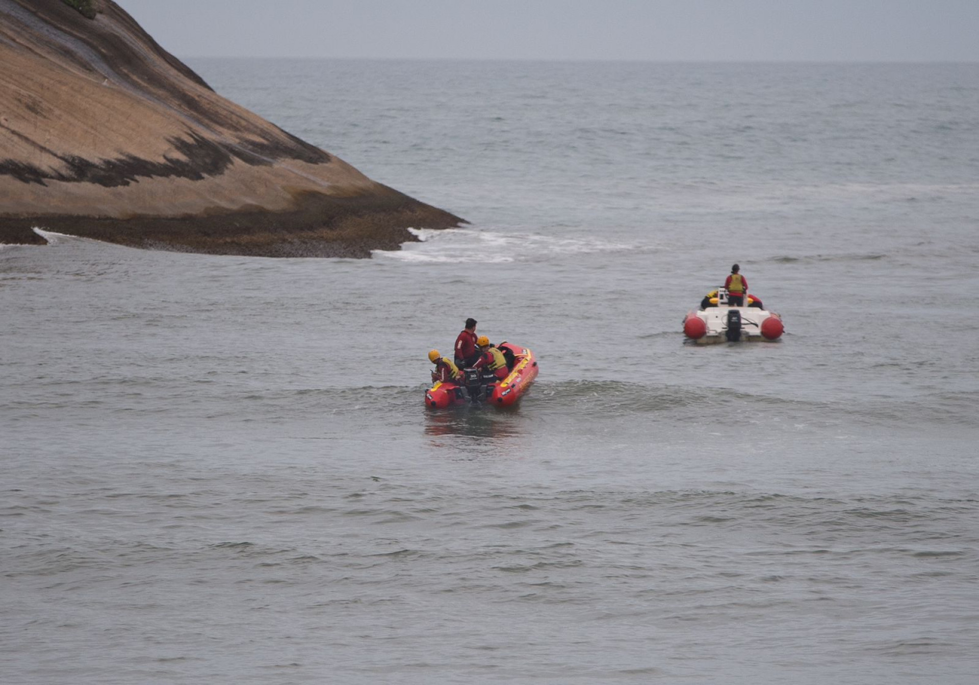 Corpo de homem desaparecido na Praia do Recreio foi encontrado nesta segunda (4) - Armando Paiva / Agência O Dia