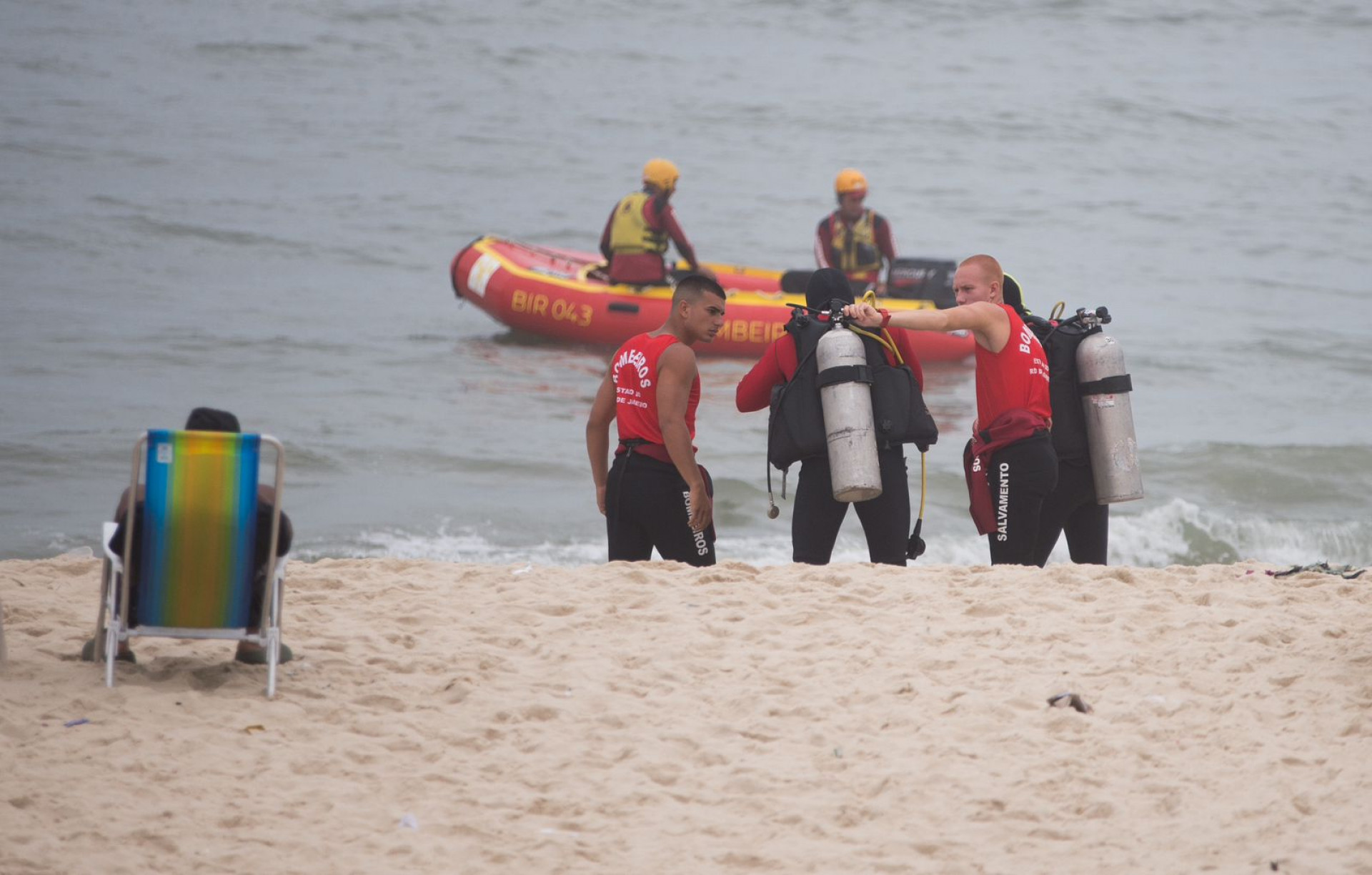 Corpo de homem desaparecido na Praia do Recreio foi encontrado nesta segunda (4) - Armando Paiva / Agência O Dia