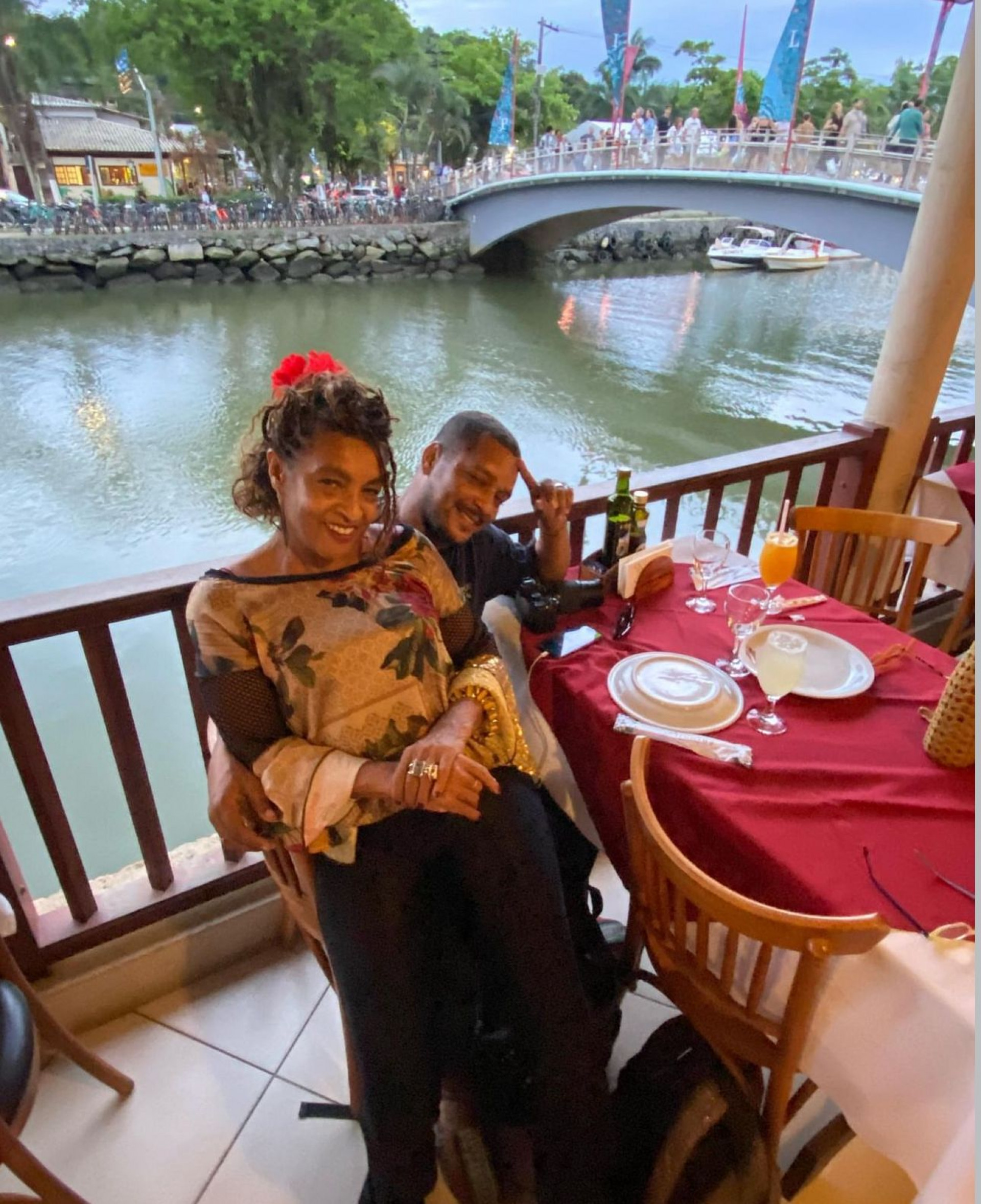 Elisa Lucinda e Jonathan Estrella - Reprodução Instagram