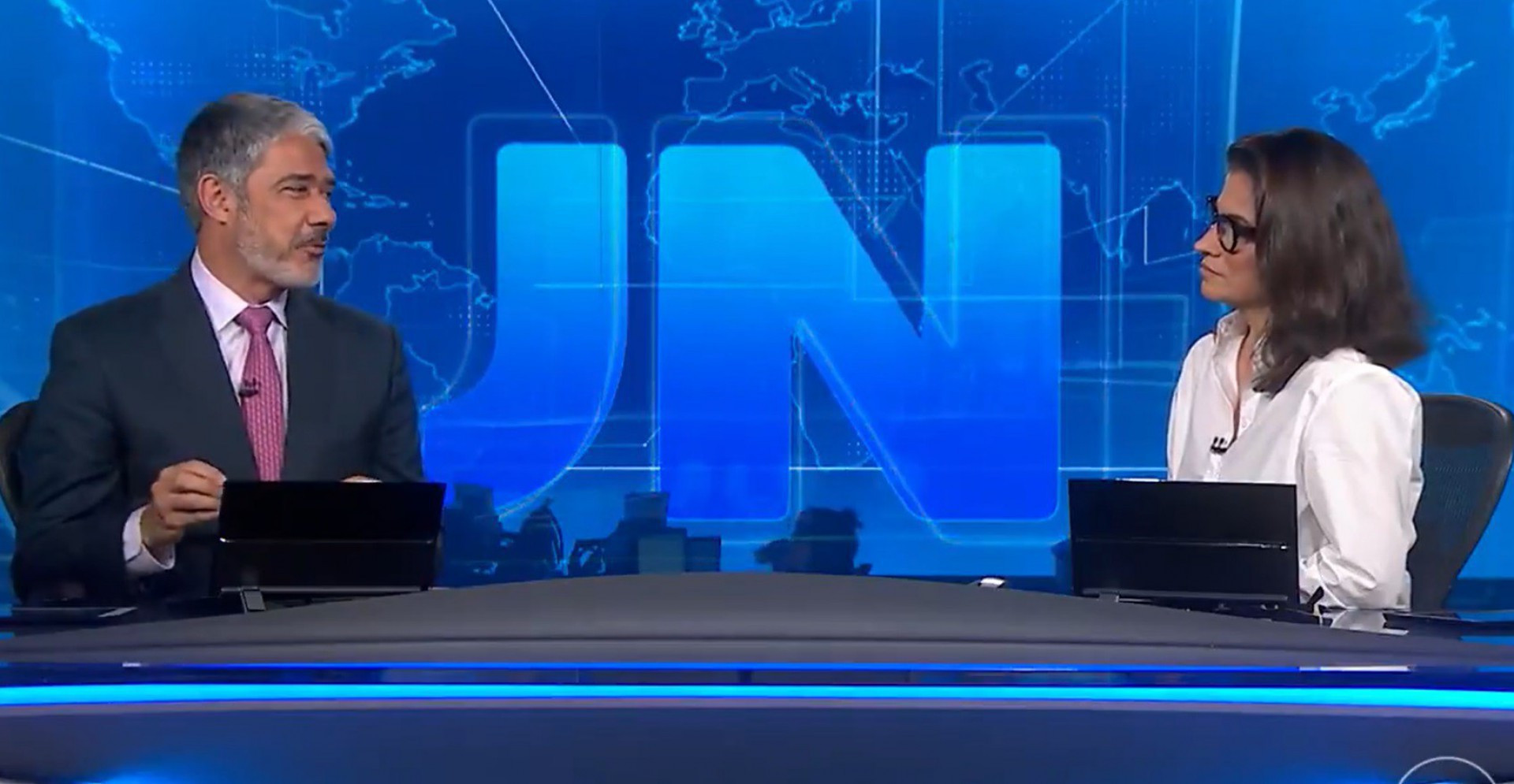 William Bonner divide a bancada do 'JN' com Renata Vasconcellos - Reprodução 