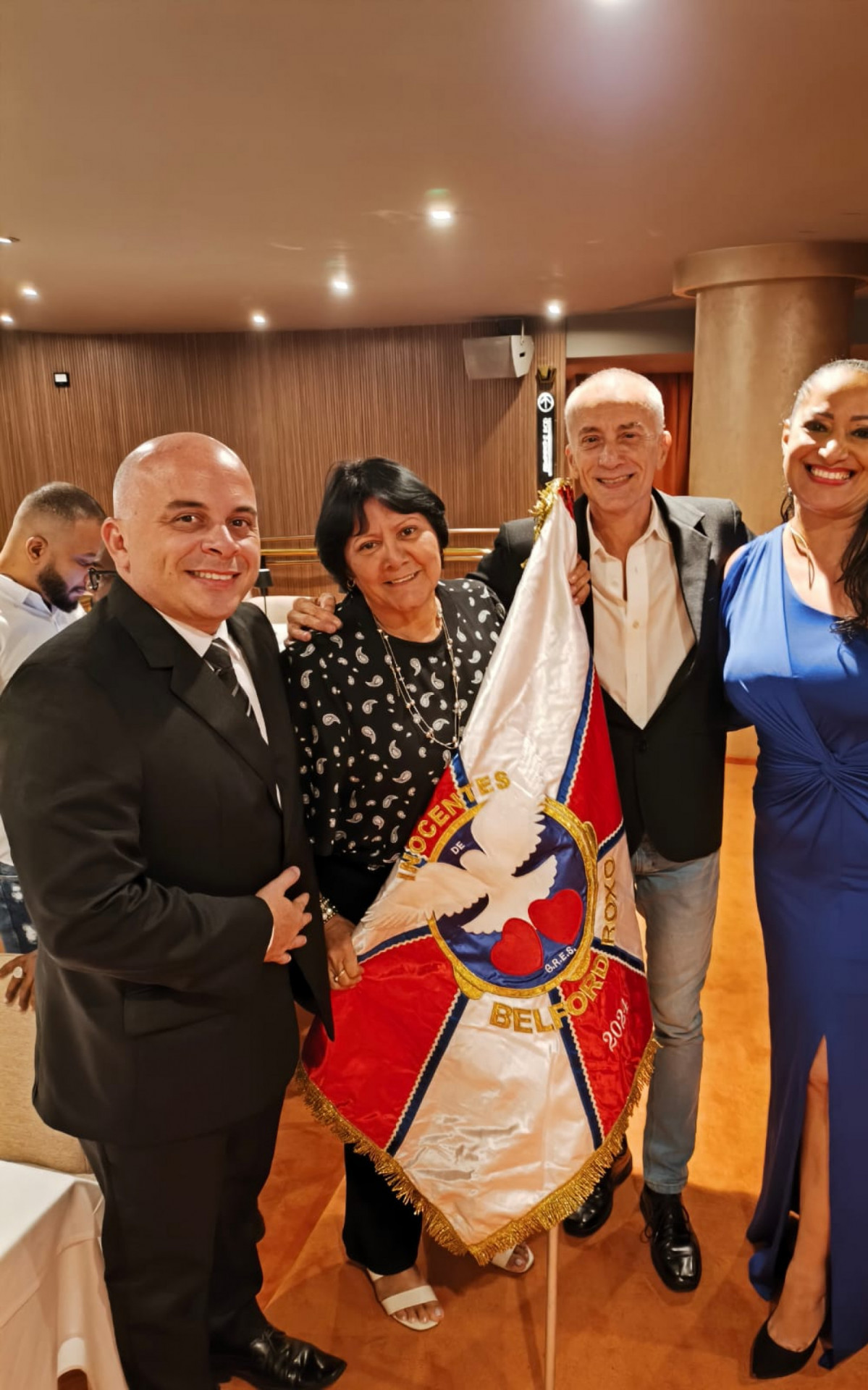 Presidente da Liga RJ Hugo Júnior (E), diretora das Alas Reunidas da Inocentes, Vera Gorn, presidente Administrativo, Icaro Ribeiro e diretora Geral de Carnaval da Liga RJ Carla Brito - Divulgação