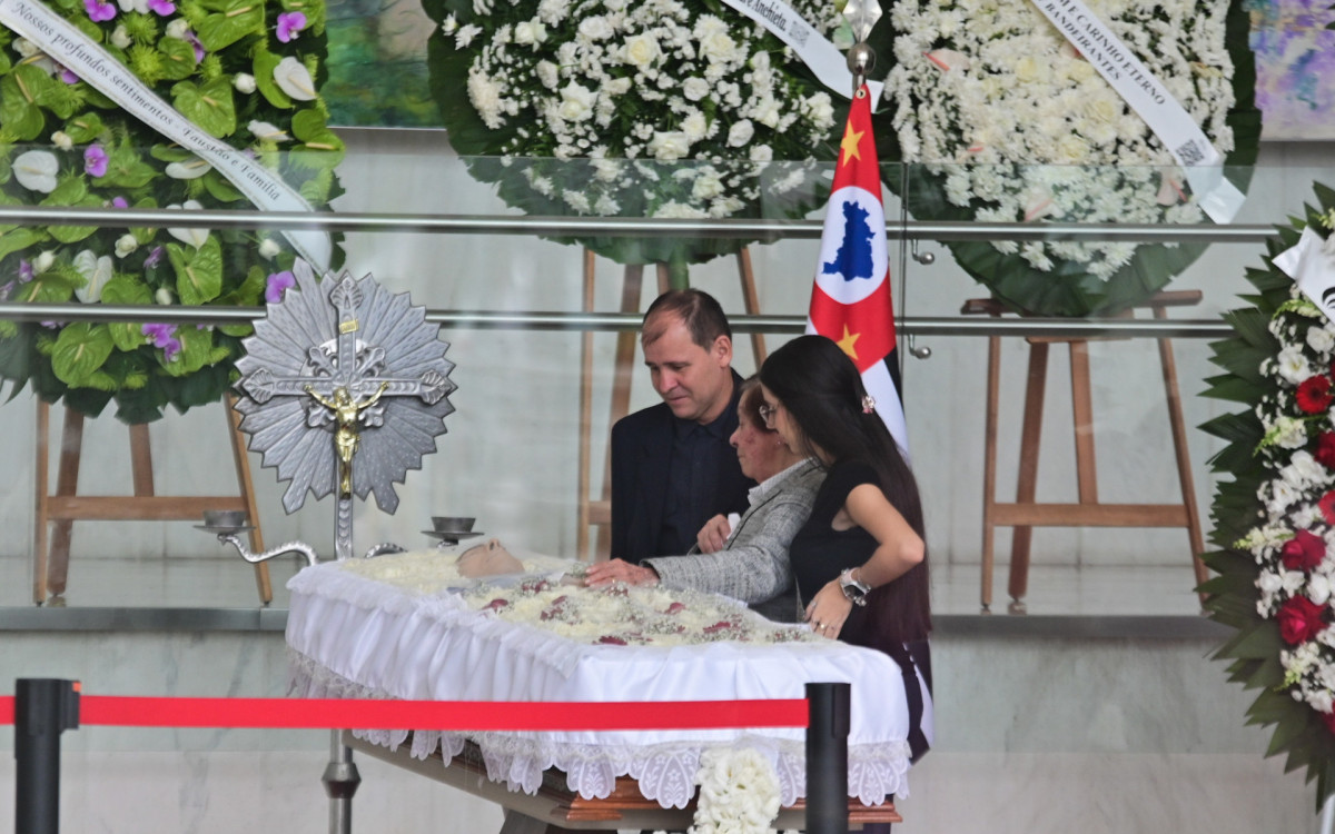 Familiares se despedem de Agnaldo Rayol - Leo Franco/ Agnews
