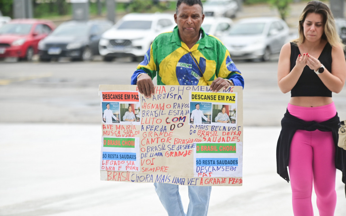 Fãs se despedem de Agnaldo Rayol - Leo Franco/ Agnews
