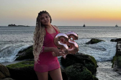 Amigos e familiares se despedem de jovem assassinada pelo ex na Zona Oeste