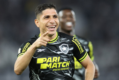 Destaque do Botafogo, Savarino volta a fazer gol e dar assistência: 'Gosto dos dois'