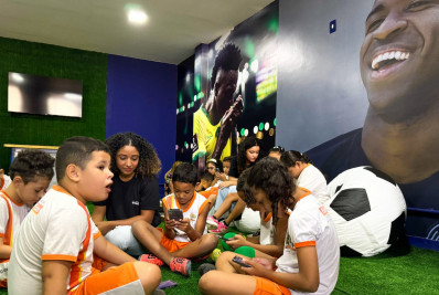 Instituto Vini Jr., Bayer e Prefeitura de Belford Roxo inauguram CTs Base em três escolas