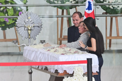 Familiares, fãs e amigos se despedem de Agnaldo Rayol