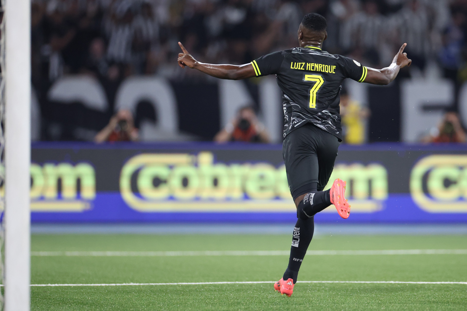  Luiz Henrique brilhou na vit&oacute;ria do Botafogo sobre o Vasco - Vitor Silva/Botafogo