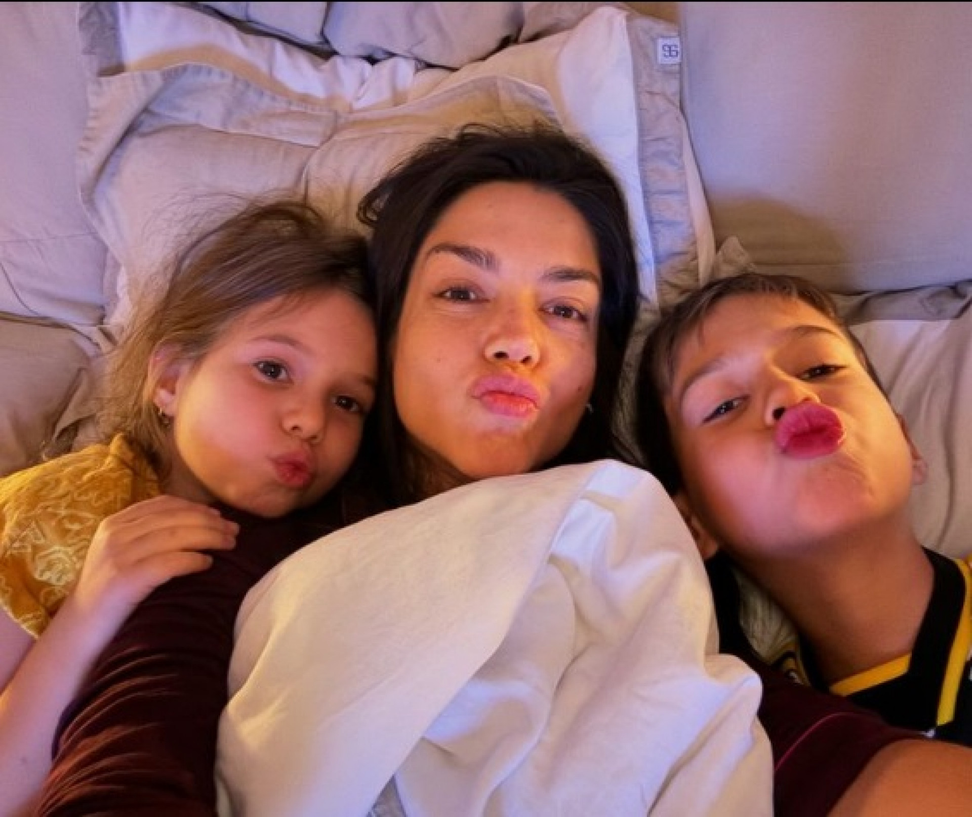 Thais Fersoza com os filhos Melinda e Theodoro  - Reprodução/Instagram