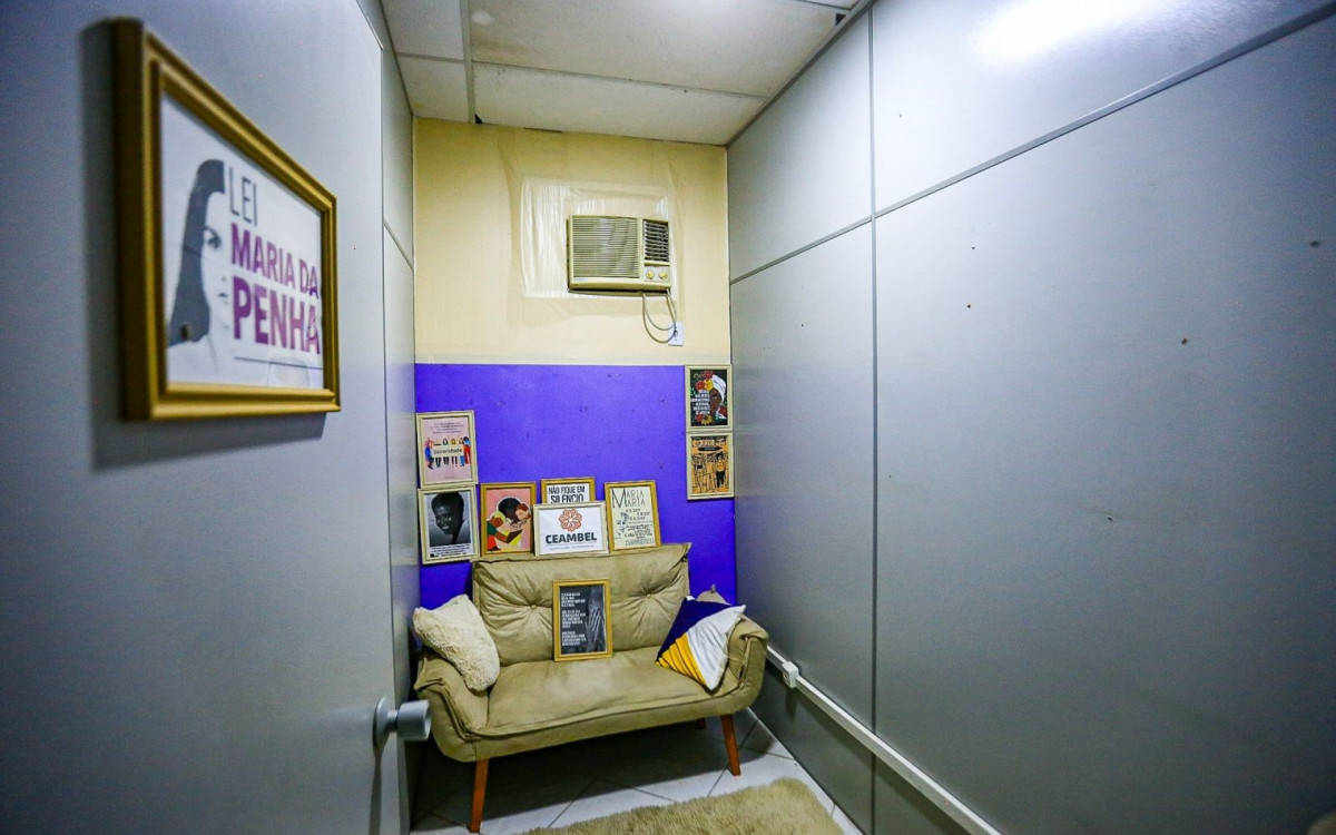 No Centro, as mulheres recebem atendimento e acompanhamento interdisciplinar com psicólogo, assistente social, jurídico, de orientação e informação
