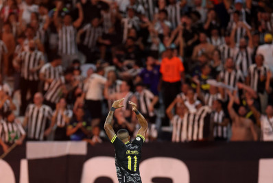 Dirigente? Júnior Santos ‘chama’ ex-Seleção para jogar no Botafogo