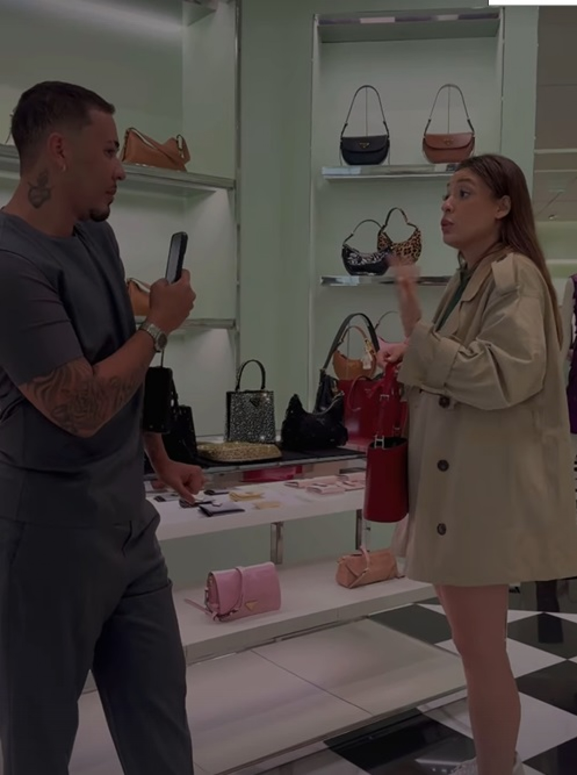 Carlinhos Maia presenteia Beatriz Reis - Reprodução do Instagram