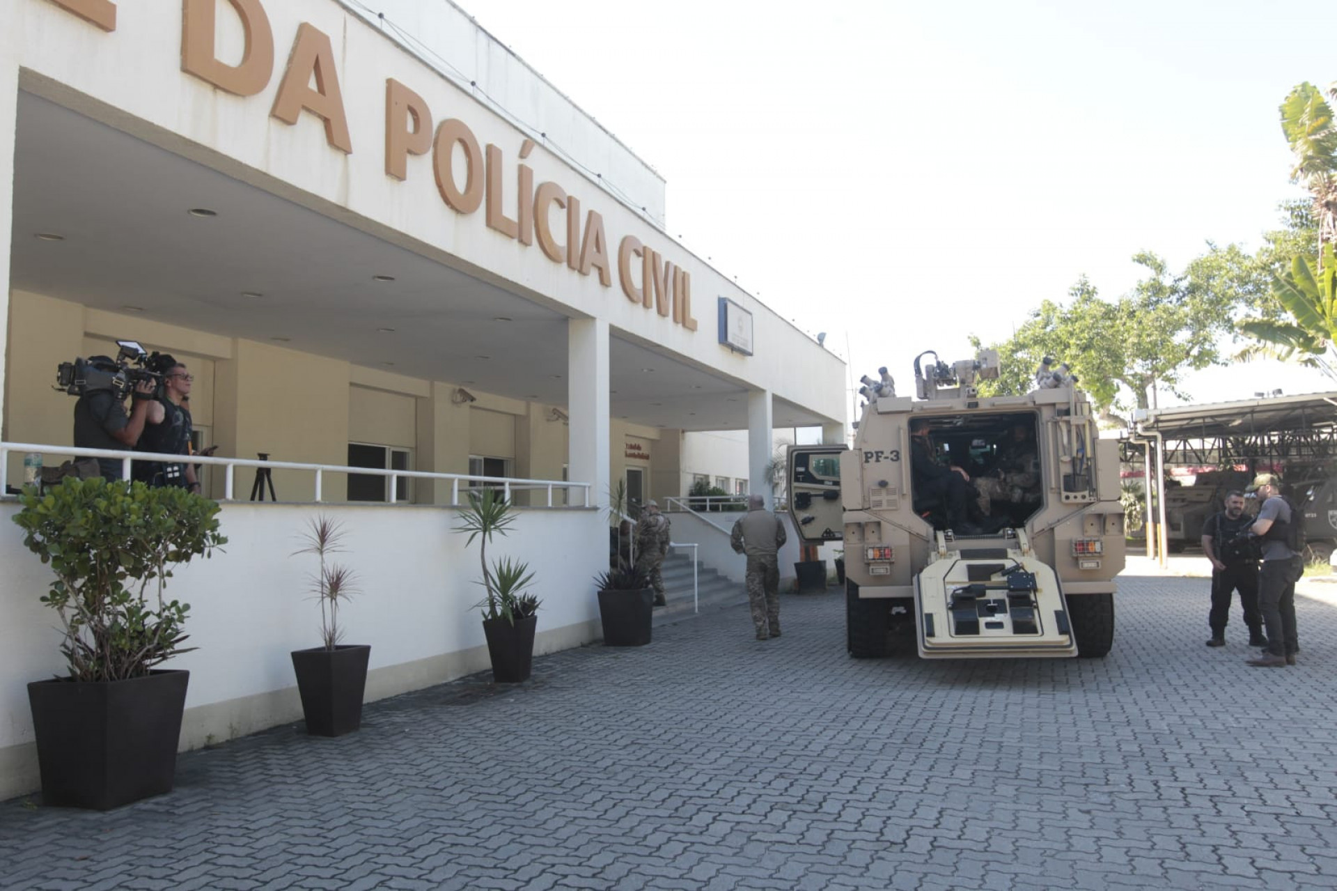 Operação busca envolvidos na morte de policial federal em garagem de ônibus no Engenho de Dentro - Reginaldo Pimenta/Agência O DIA