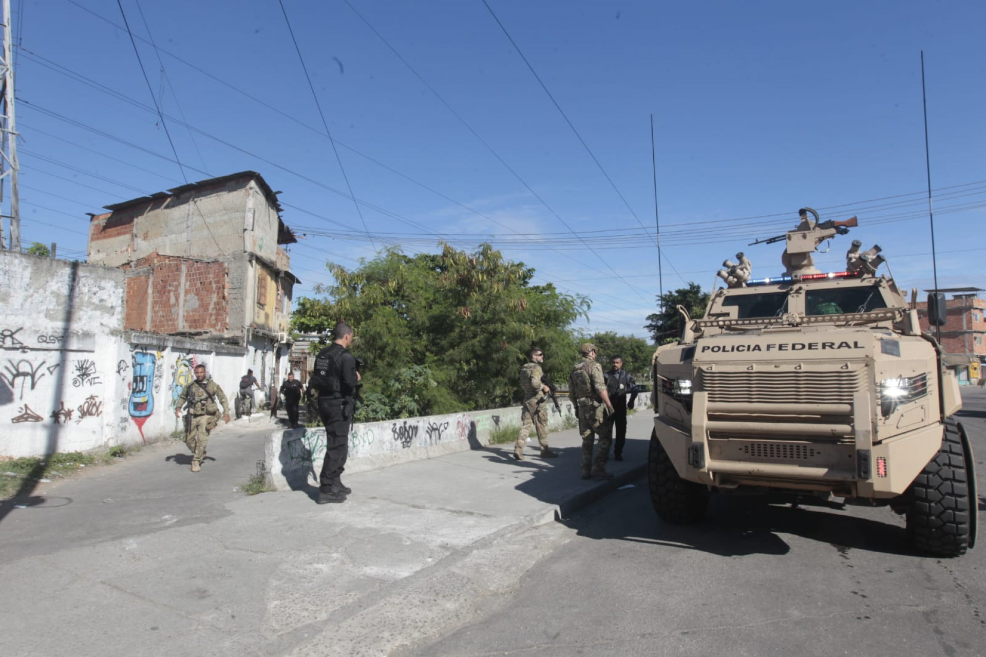 Operação busca envolvidos na morte de policial federal em garagem de ônibus no Engenho de Dentro - Reginaldo Pimenta/Agência O DIA