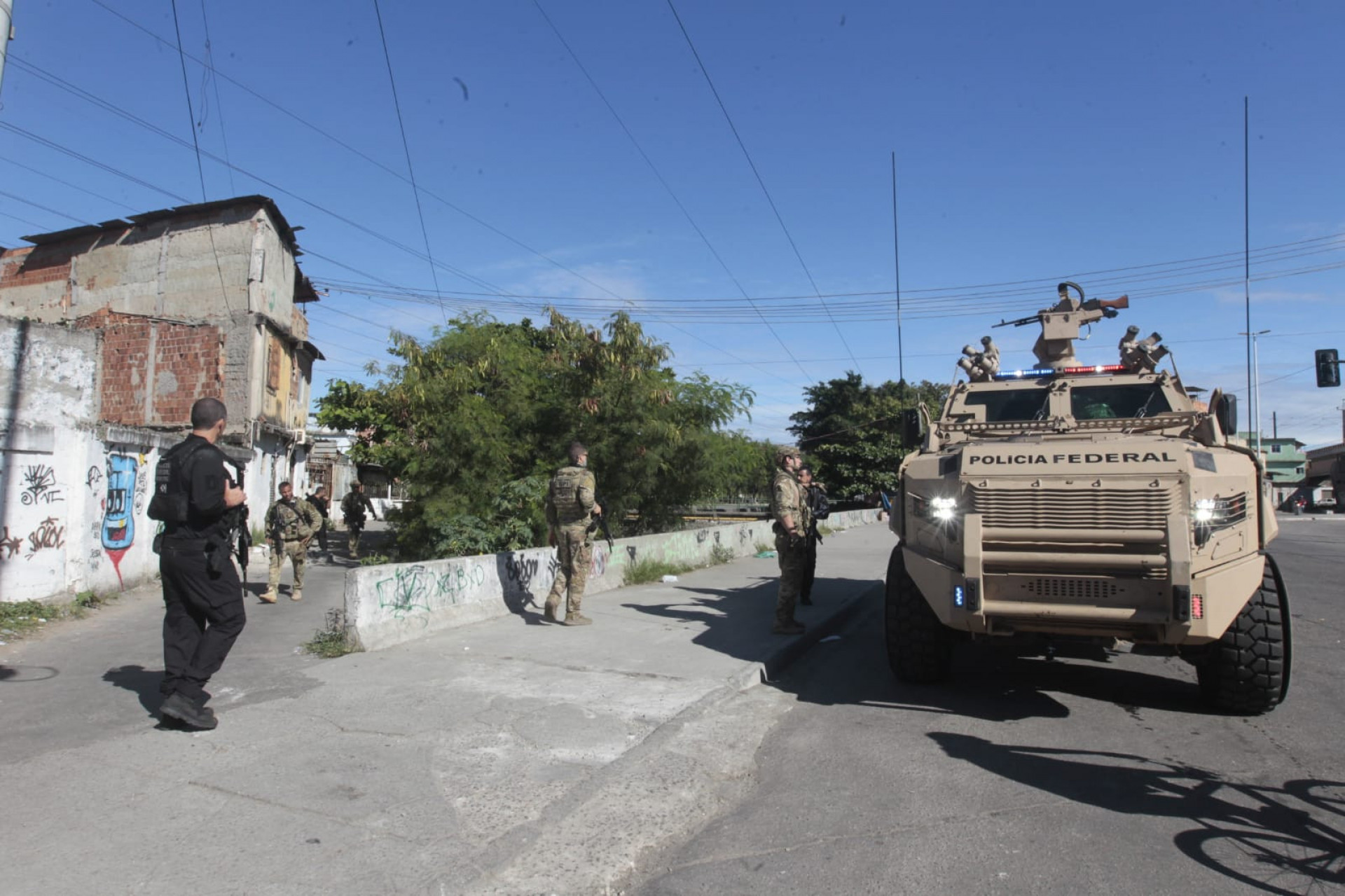 Operação busca envolvidos na morte de policial federal em garagem de ônibus no Engenho de Dentro - Reginaldo Pimenta/Agência O DIA