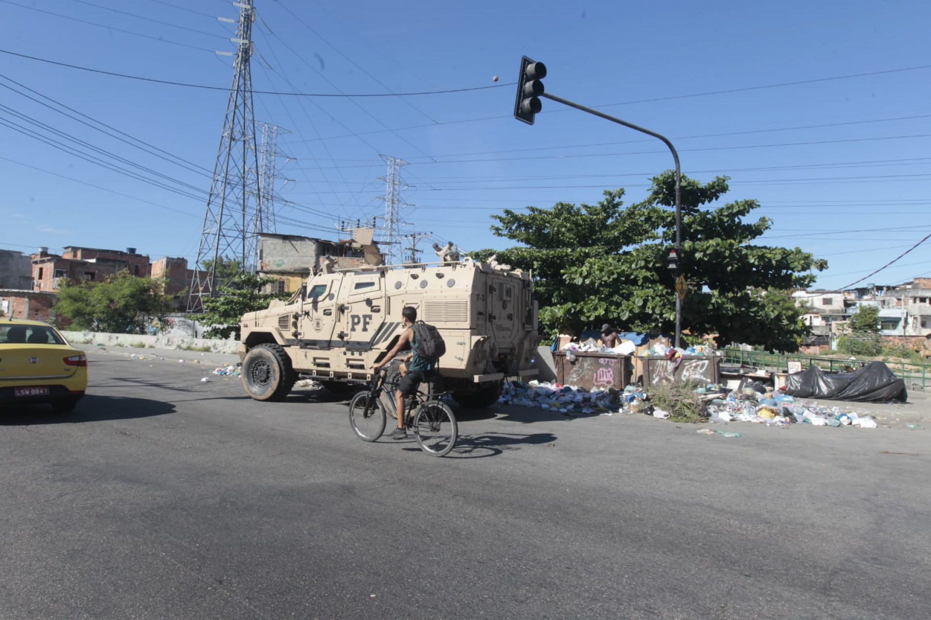 Operação busca envolvidos na morte de policial federal em garagem de ônibus no Engenho de Dentro - Reginaldo Pimenta/Agência O DIA