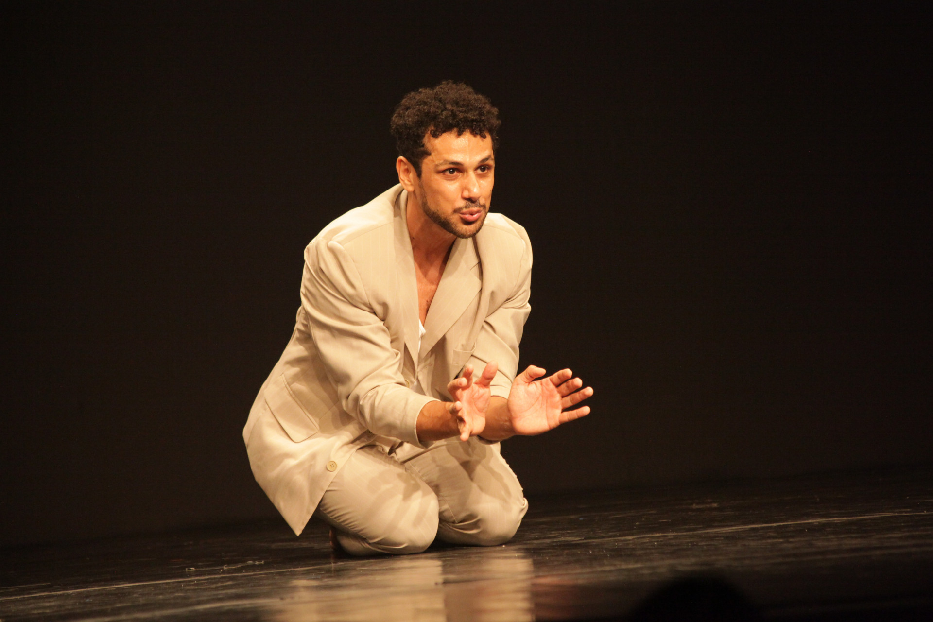 Amaury Lorenzo no mon&oacute;logo 'A Luta' - Divulga&ccedil;&atilde;o