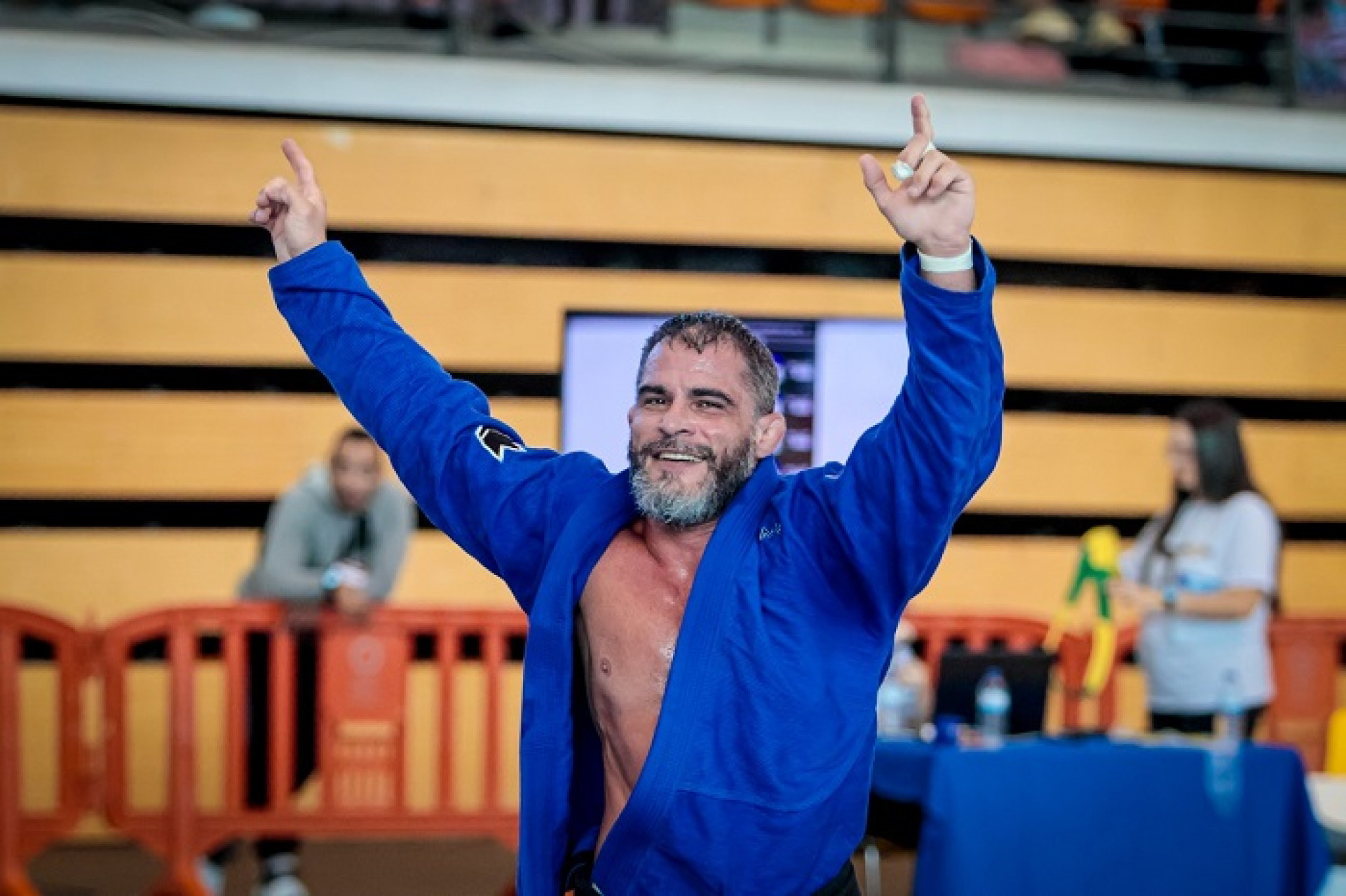 Isaac Guimarães faturou cinco medalhas e deu show na Eurocup 2024  - (Foto: Becker)