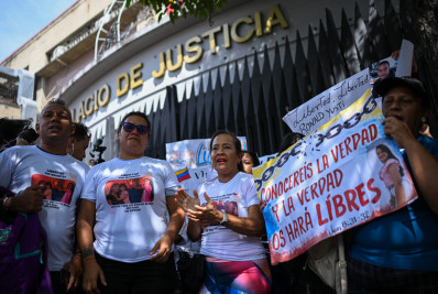 'Natal sem meu filho preso!': familiares exigem libertação dos detidos em protestos na Venezuela