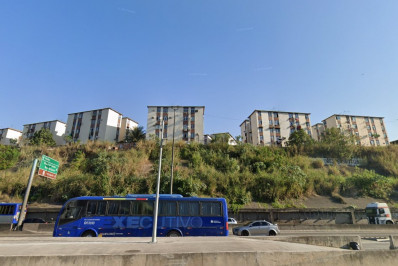 Policiais penais de Minas entram por engano no Complexo de Israel e são baleados