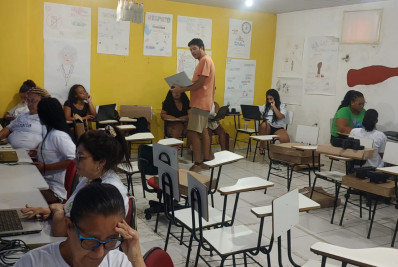 Unidos da Tijuca reabre centro de informática no Morro do Borel 