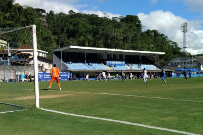 Serrano garante permanência na Série B1 do Carioca após empate com o Pérolas Negras