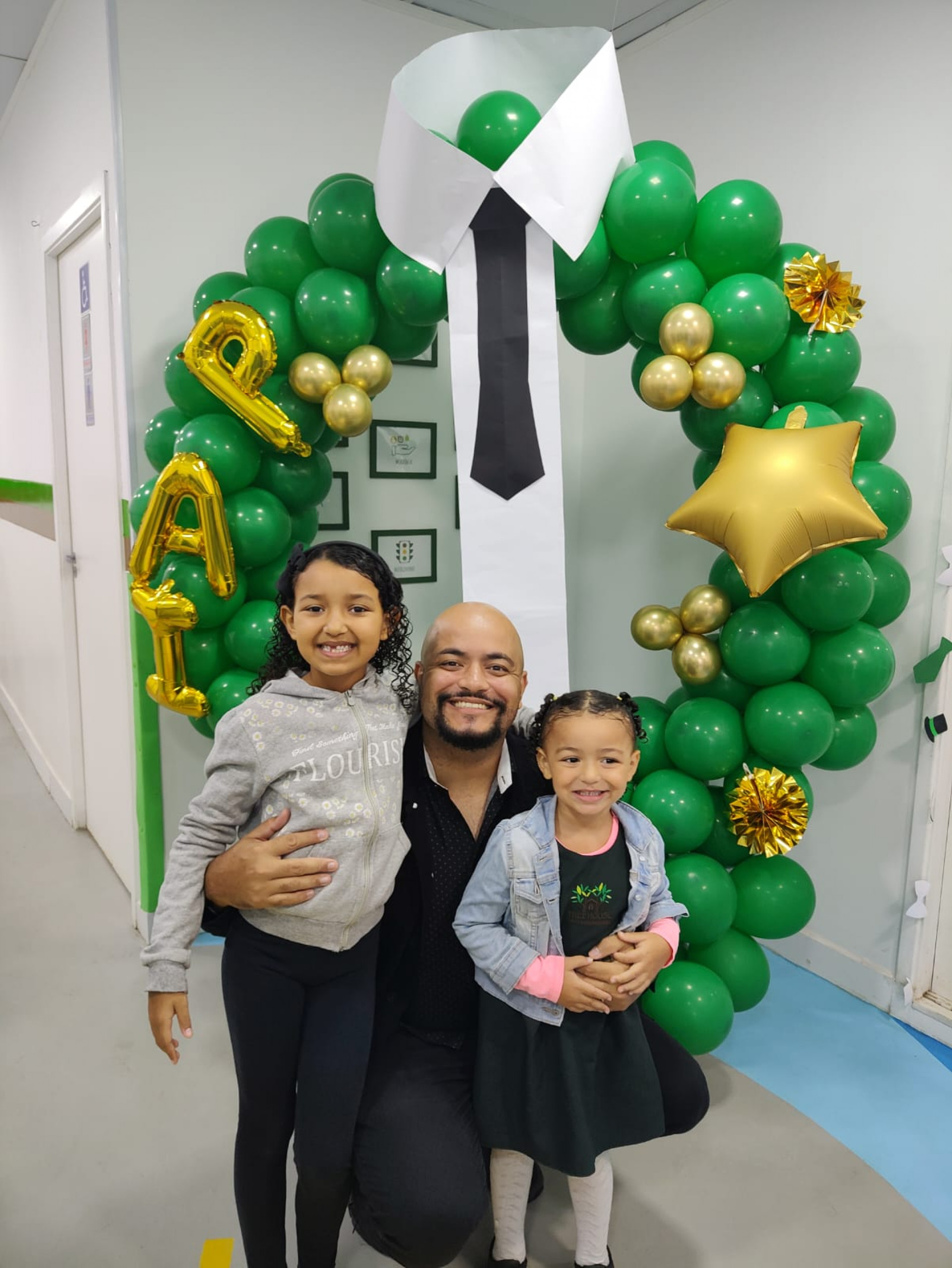 Roberto Albuquerque e as filhas Giovanna e Liz - Arquivo pessoal